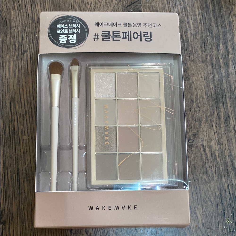 Wakemake Soft Blurring Eye Palette 09